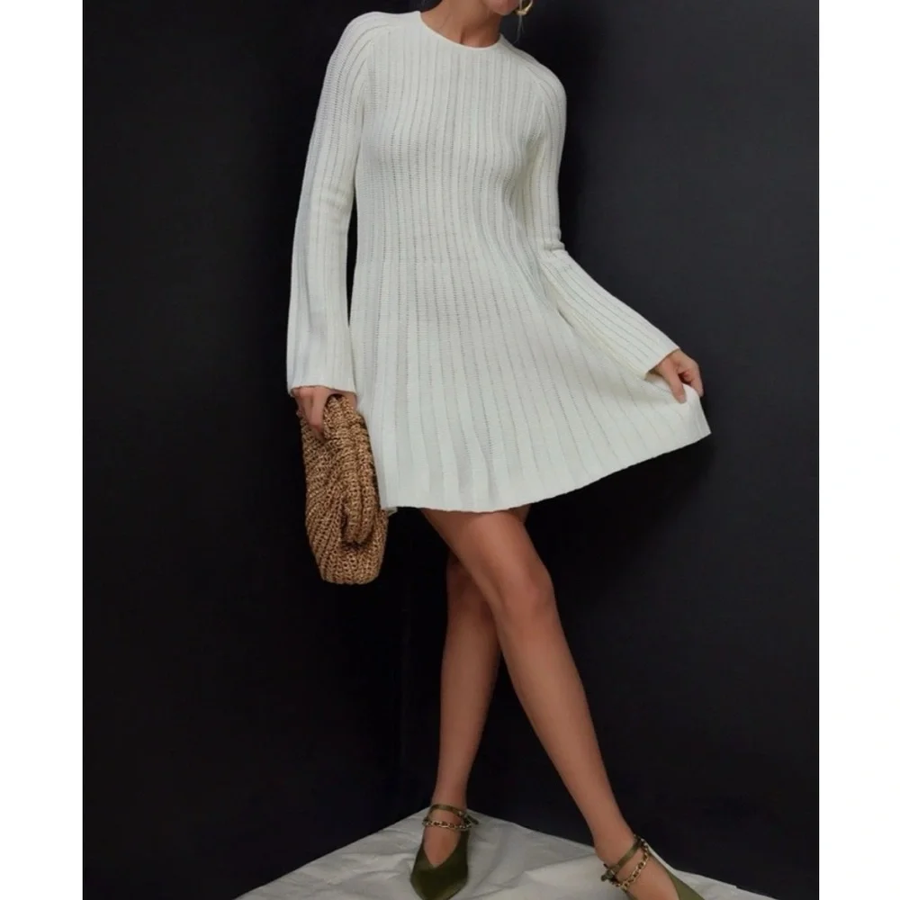 POMANDER PLACE
Ivory Adi Knit Dress Size